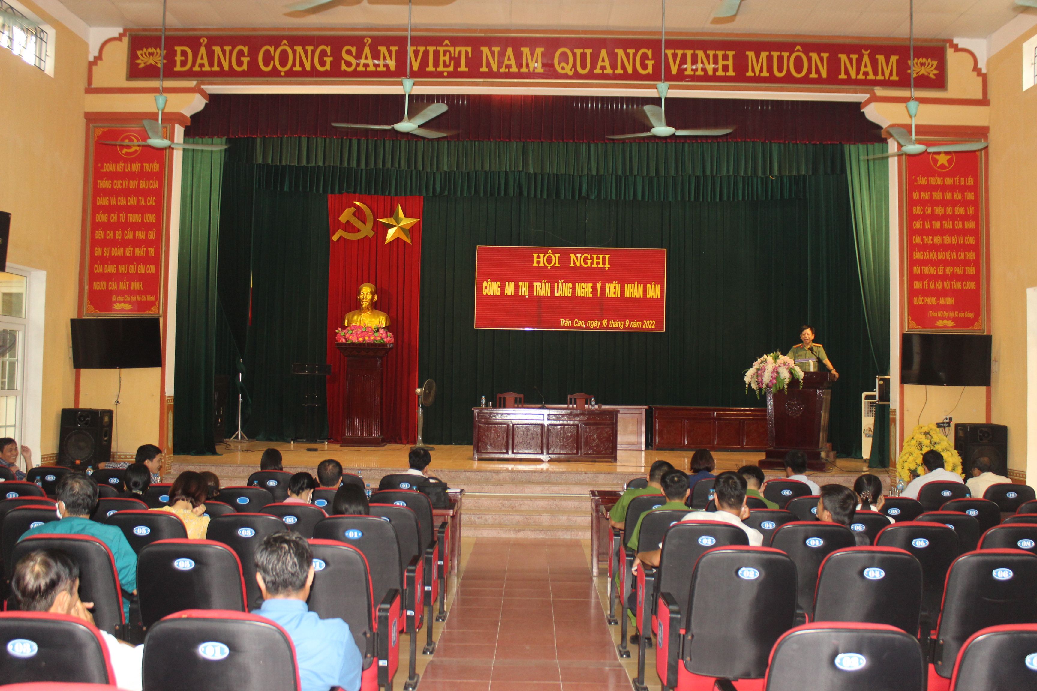   Hội nghị Công an thị trấn lắng nghe ý kiến nhân dân