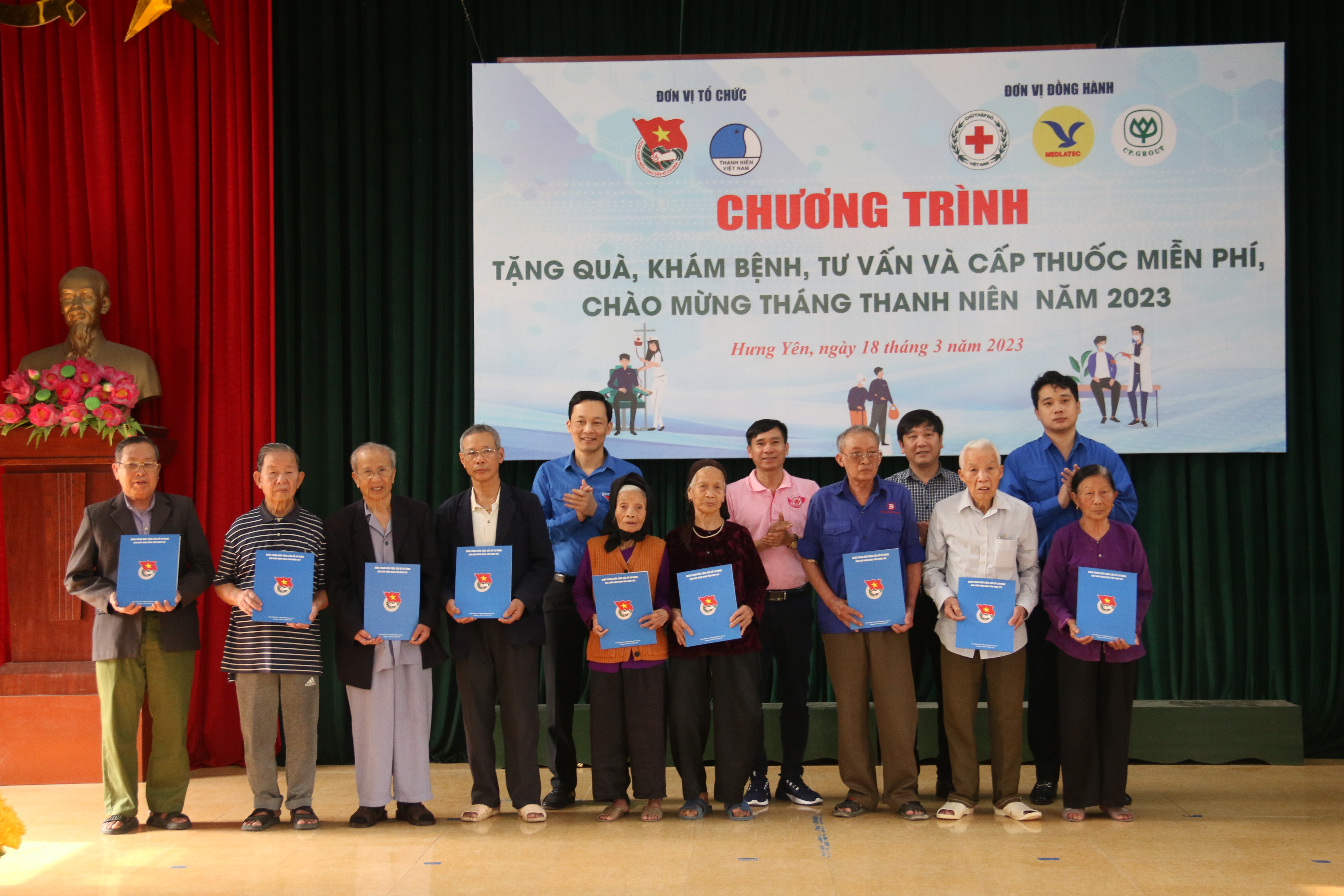   Chương trình tặng quà, khám bệnh, tư vấn sức khỏe và cấp thuốc miễn phí tại xã Nhật Quang dịp chào mừng tháng thanh niên 2023