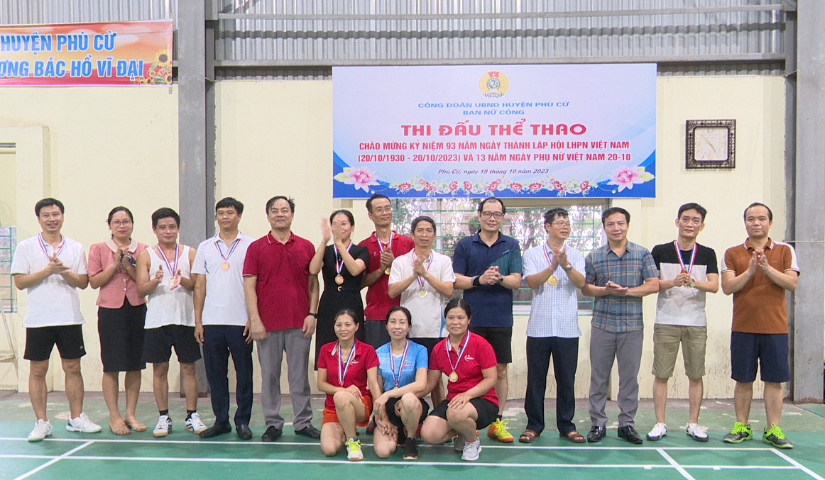   Ban nữ công công đoàn UBND huyện tổ chức thi đấu thể thao chào mừng kỷ niệm 93 năm ngày thành lập Hội LHPN Việt Nam (20/10/1930 – 20/10/2023) và 13 năm ngày phụ nữ Việt Nam 20/10