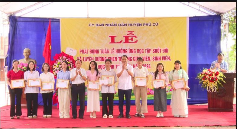   Phù Cừ Phát động Tuần lễ hưởng ứng học tập suốt đời và tuyên dương, khen thưởng giáo viên, sinh viên, học sinh tiêu biểu